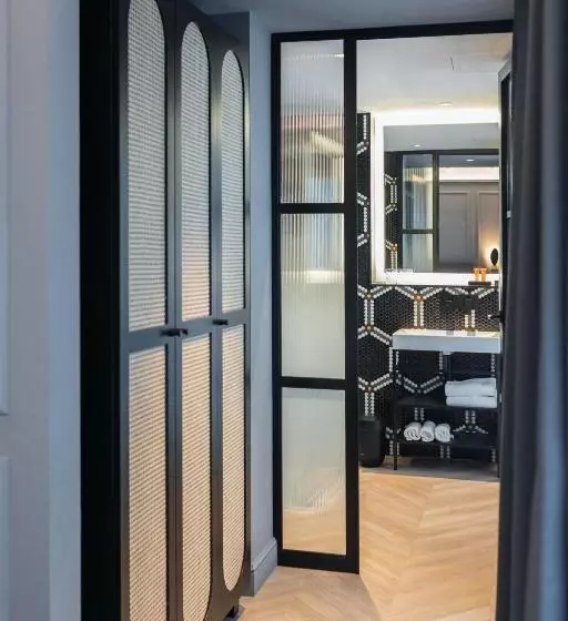 مسافرخانه Reina 107 Beach Boutique