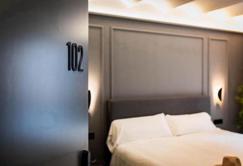 مسافرخانه Reina 107 Beach Boutique