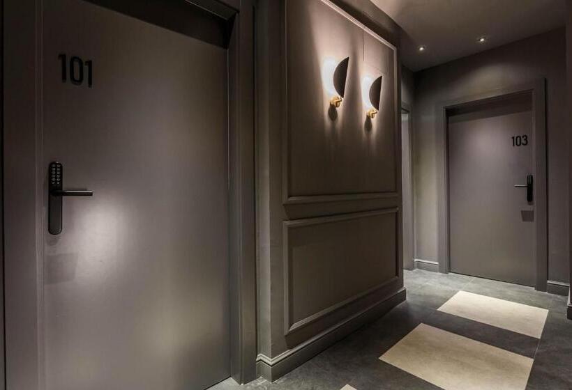 مسافرخانه Reina 107 Beach Boutique