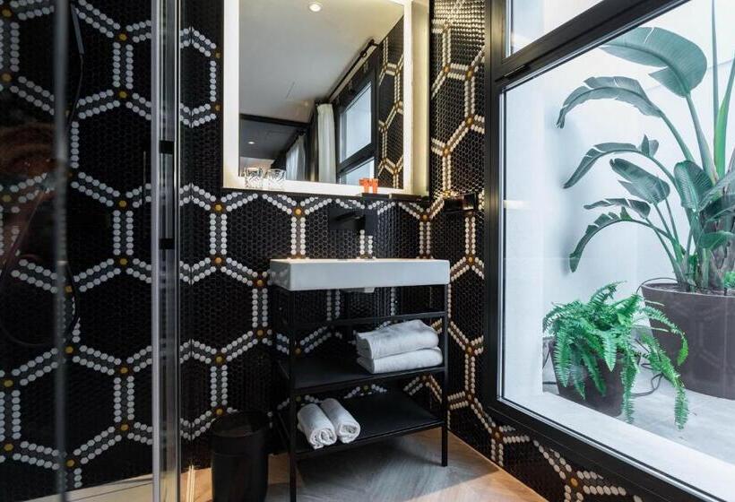 مسافرخانه Reina 107 Beach Boutique