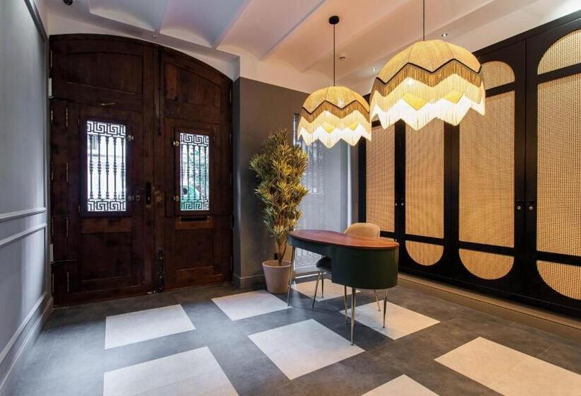 مسافرخانه Reina 107 Beach Boutique