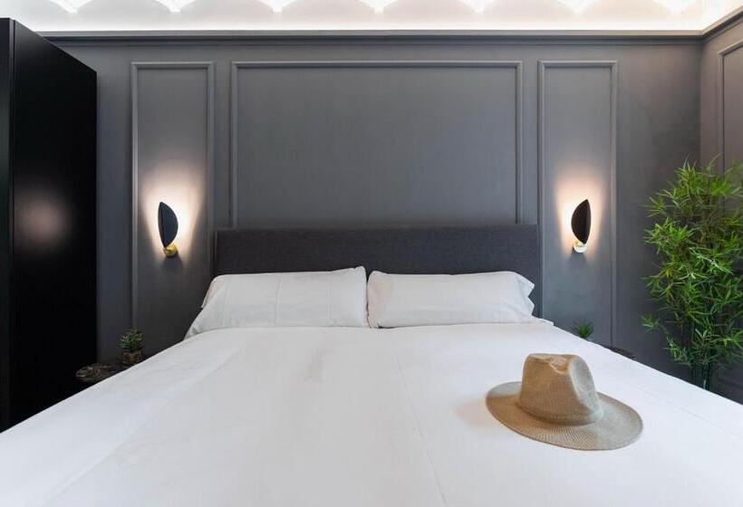 مسافرخانه Reina 107 Beach Boutique