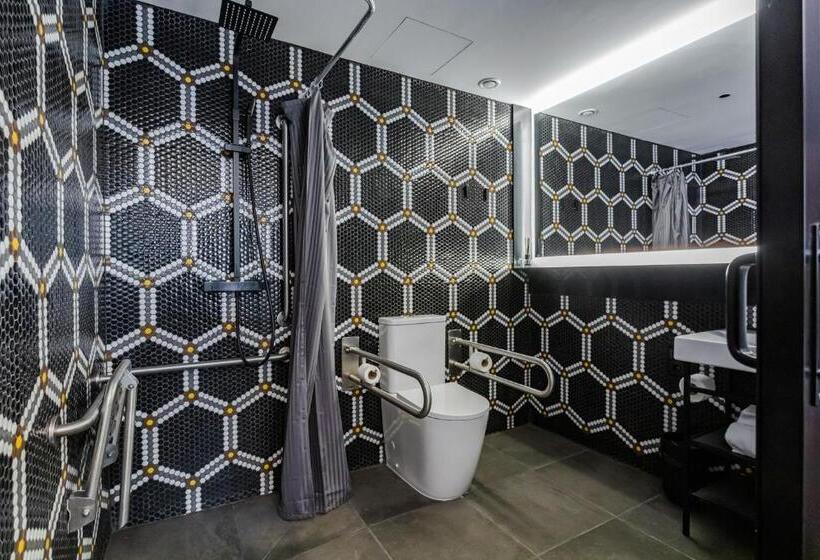 مسافرخانه Reina 107 Beach Boutique