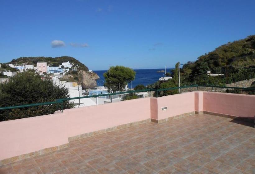 ホテル Albergo Le Querce