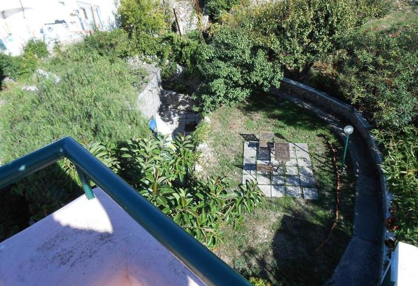 ホテル Albergo Le Querce