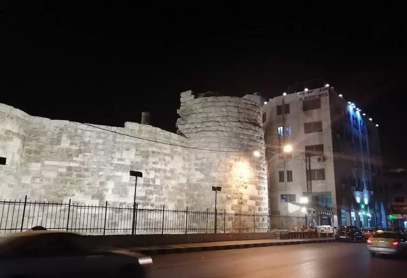 هتل Alhouriat