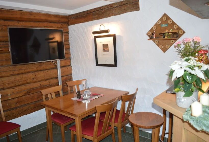 酒店 Garni Und Gaststätte Zum Holzfäller