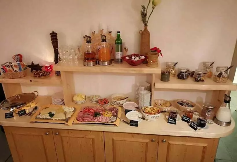 Hotelli Garni Und Gaststätte Zum Holzfäller