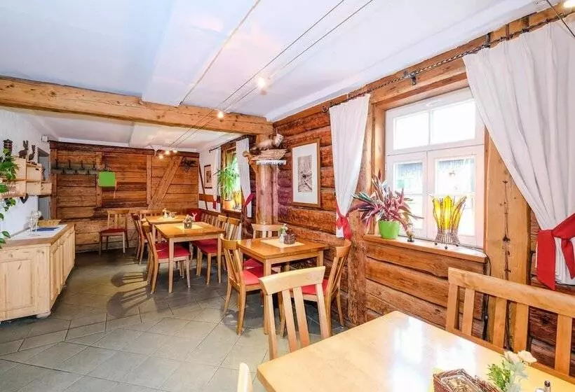 Hotelli Garni Und Gaststätte Zum Holzfäller
