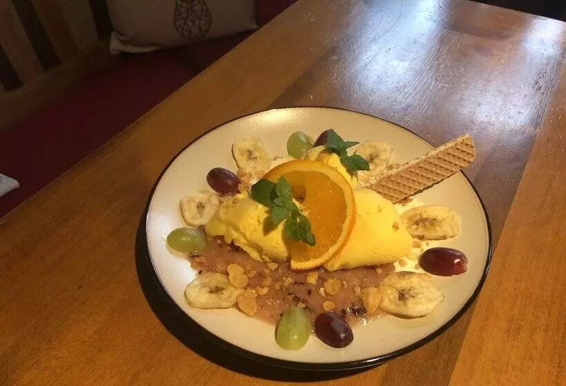 Hotelli Garni Und Gaststätte Zum Holzfäller