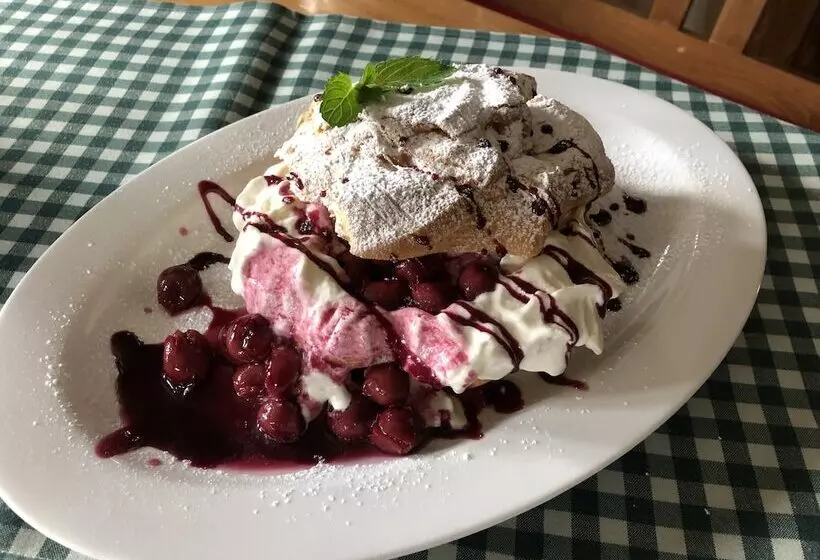 Hotelli Garni Und Gaststätte Zum Holzfäller