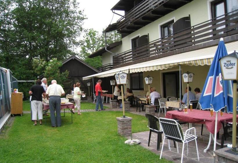 Hotel Gasthof Strobl Waldfrieden Garni