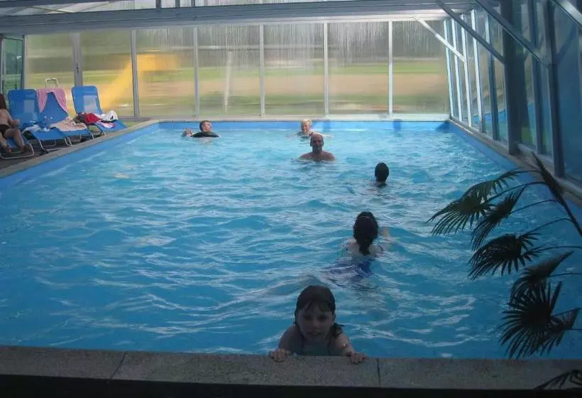 Hotelli Gasthof Strobl Waldfrieden Garni