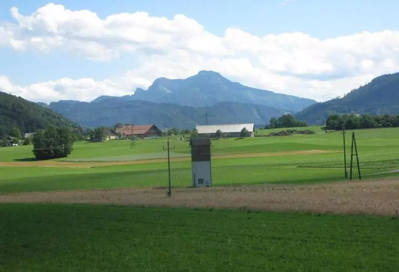 Hotelli Gasthof Strobl Waldfrieden Garni