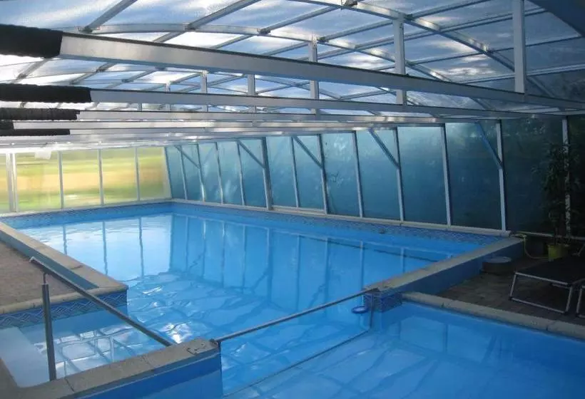 Hotelli Gasthof Strobl Waldfrieden Garni