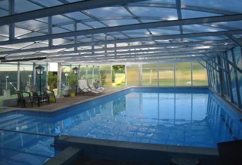 Hotelli Gasthof Strobl Waldfrieden Garni