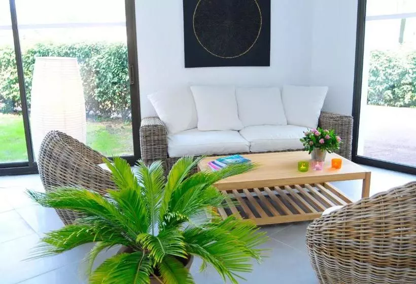 ホテル Hôtel Les Fougères   Hossegor