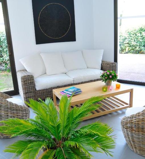 Отель Hôtel Les Fougères Hossegor