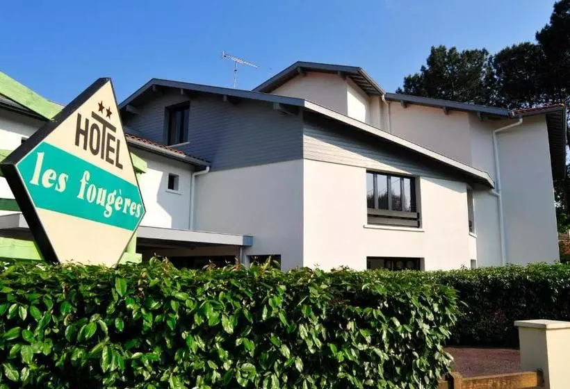 ホテル Hôtel Les Fougères   Hossegor