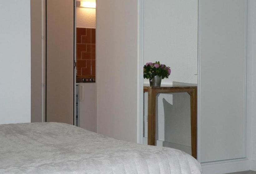 Отель Hôtel Les Fougères Hossegor