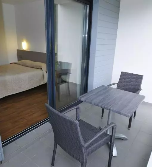 ホテル Hôtel Les Fougères   Hossegor