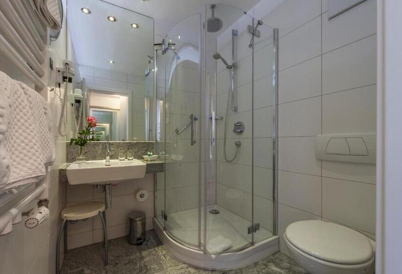 ホテル Restaurant Hansjakob