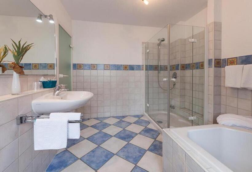 ホテル Restaurant Hansjakob