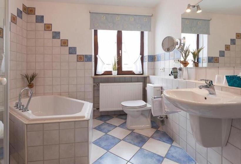 ホテル Restaurant Hansjakob