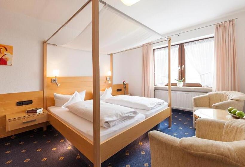 ホテル Restaurant Hansjakob