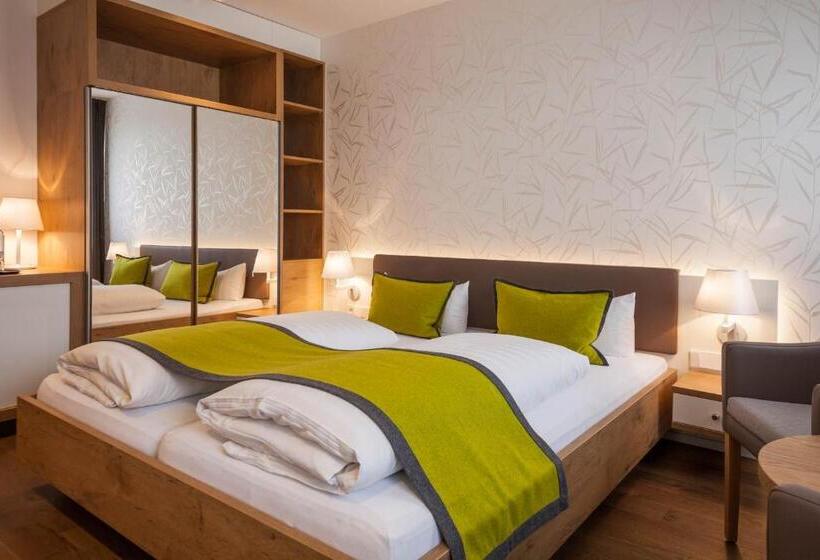 ホテル Restaurant Hansjakob