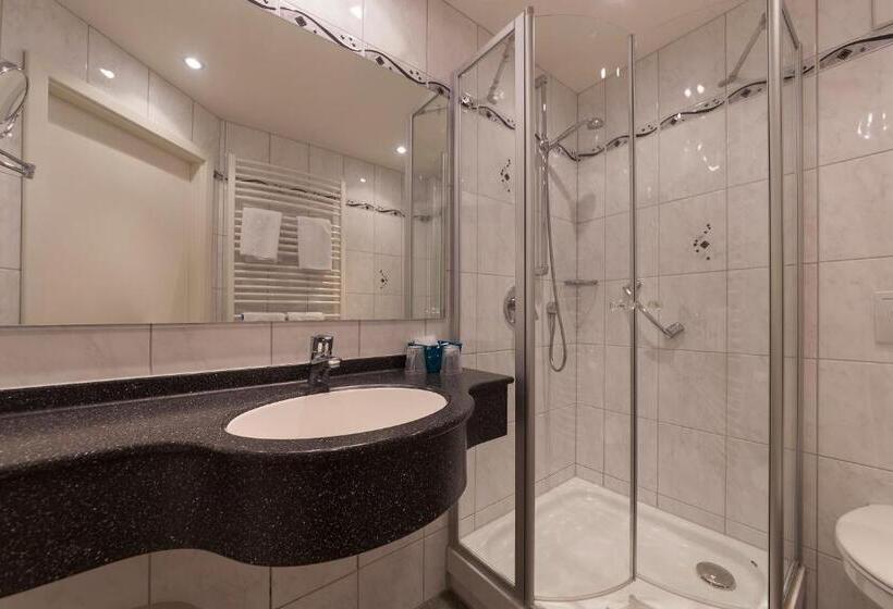 ホテル Restaurant Hansjakob