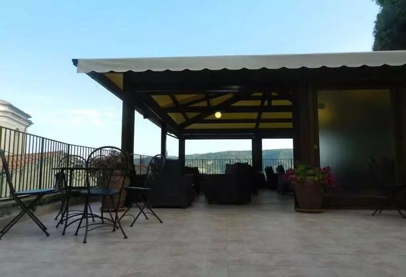 Hotelli Villa Rosamaria