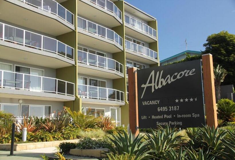 منتجع Albacore Apartments