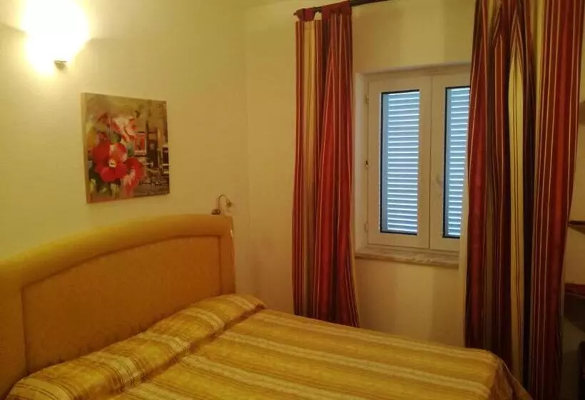استراحتگاه Villa Adele Ponza
