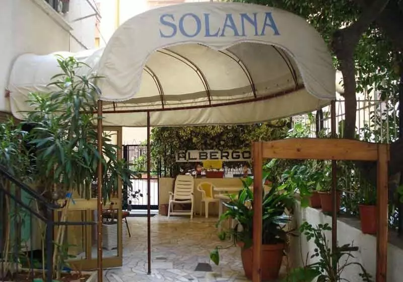 ベッドアンドブレックファースト Albergo Solana