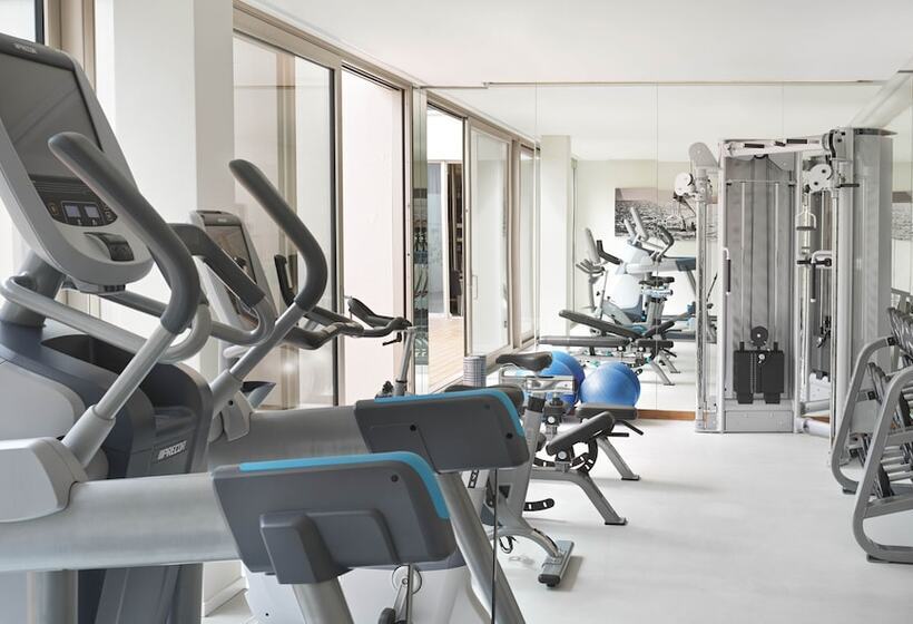 فندق Eden Reserve