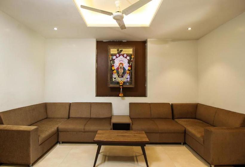 Hotelli Panchalee Deluxe