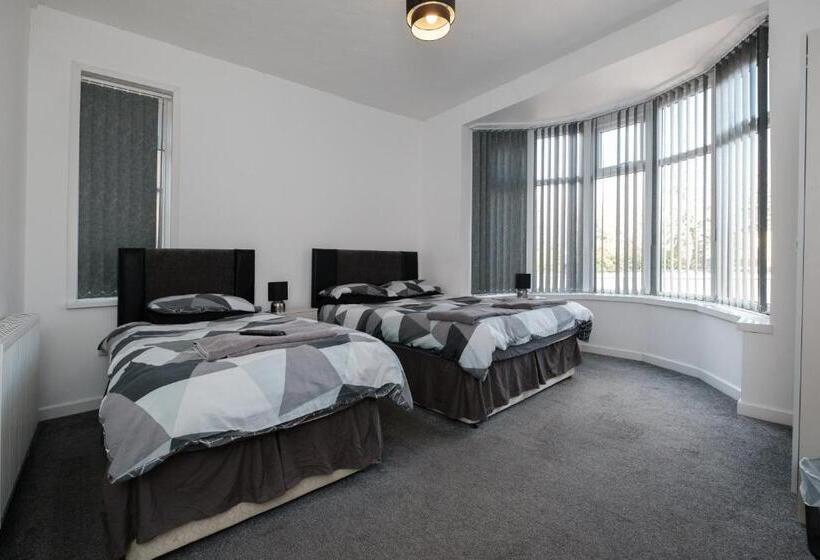 בית מלון כפרי The Pickering Park