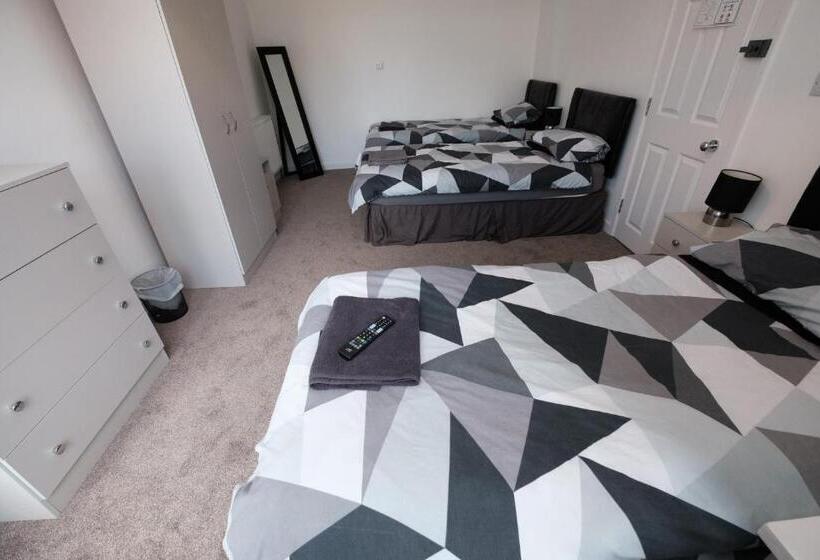 בית מלון כפרי The Pickering Park