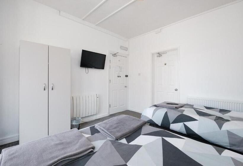 בית מלון כפרי The Pickering Park