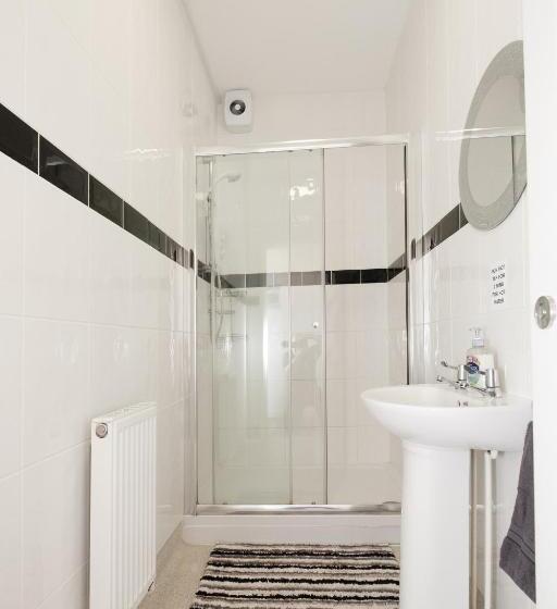 בית מלון כפרי The Pickering Park