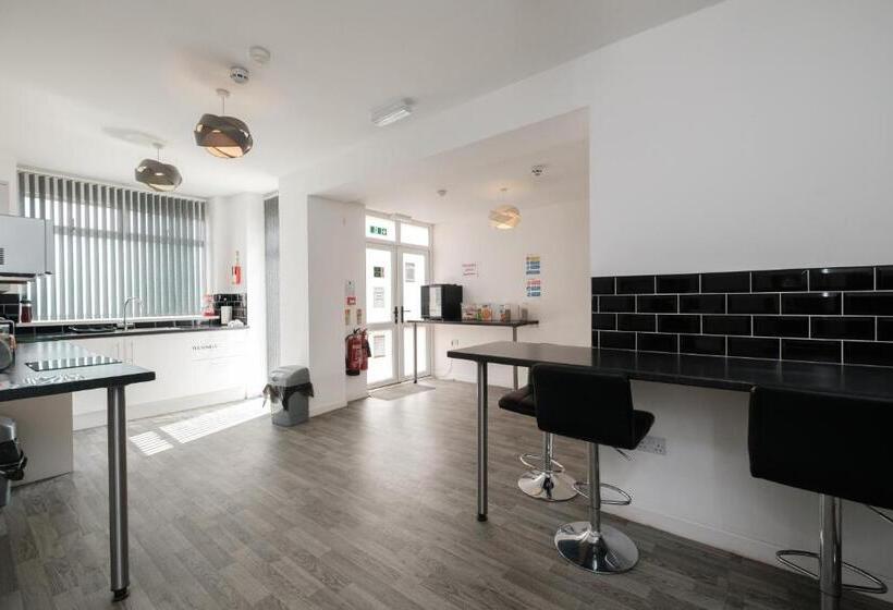 בית מלון כפרי The Pickering Park