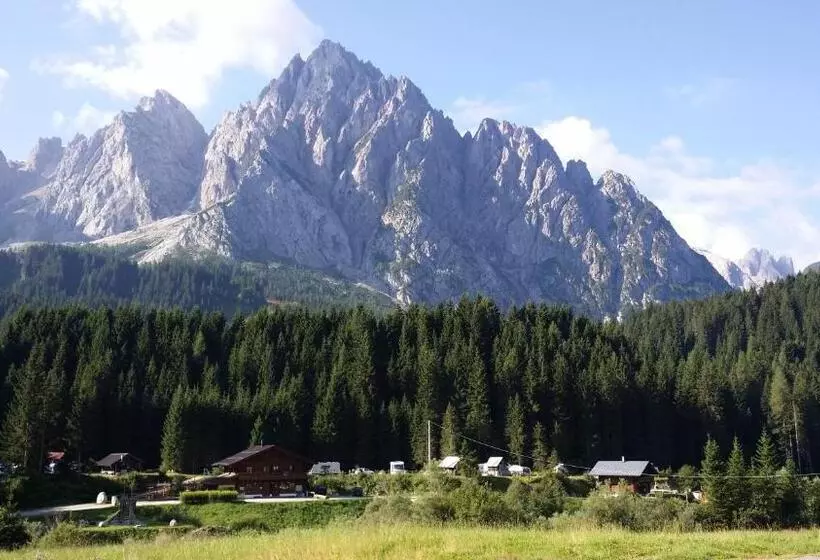 Aamiaismajoitus (B&B) Eirl Dolomites Retreat Sappada