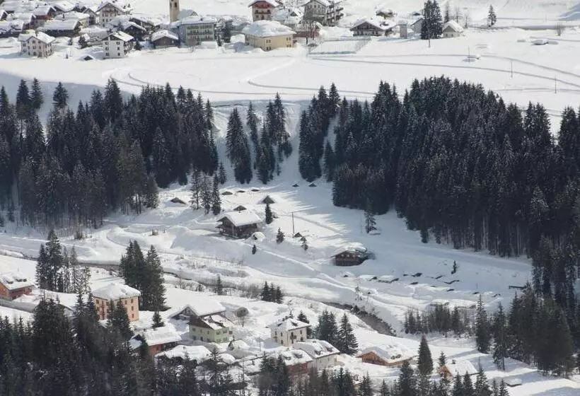 Aamiaismajoitus (B&B) Eirl Dolomites Retreat Sappada