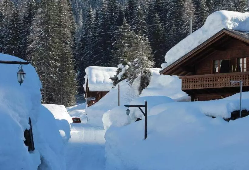 Aamiaismajoitus (B&B) Eirl Dolomites Retreat Sappada