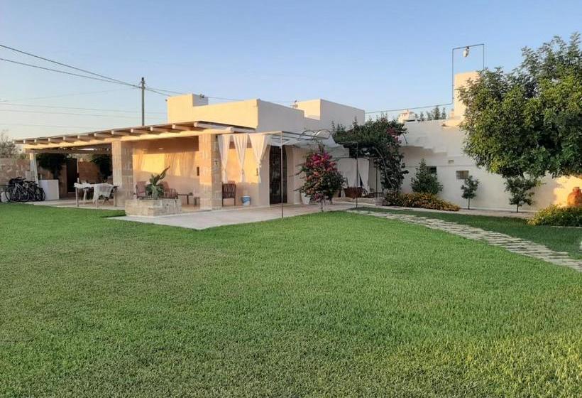 مبيت وإفطار Masseria Li Capperi
