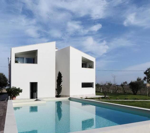 مبيت وإفطار Ortopì Country Canapa House