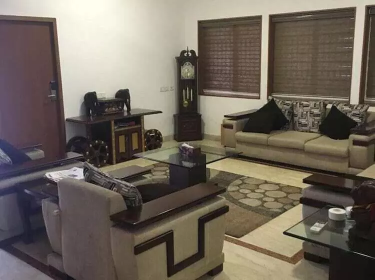 هتل Avenue 11 Boutique Residences, Poes Garden Chennai
