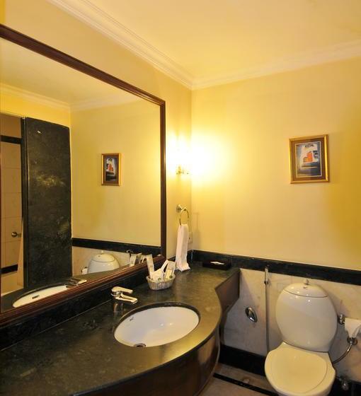 ホテル Genx Crystal Inn Chikmagaluru