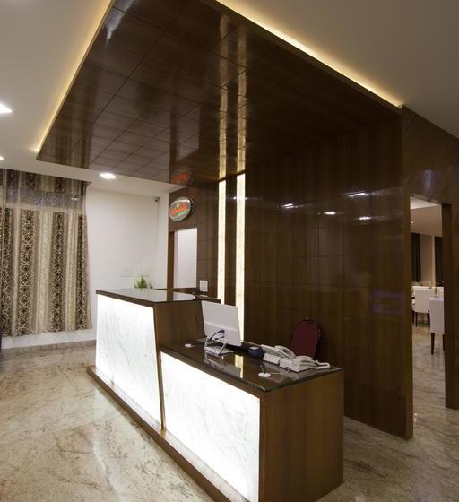 ホテル Genx Crystal Inn Chikmagaluru